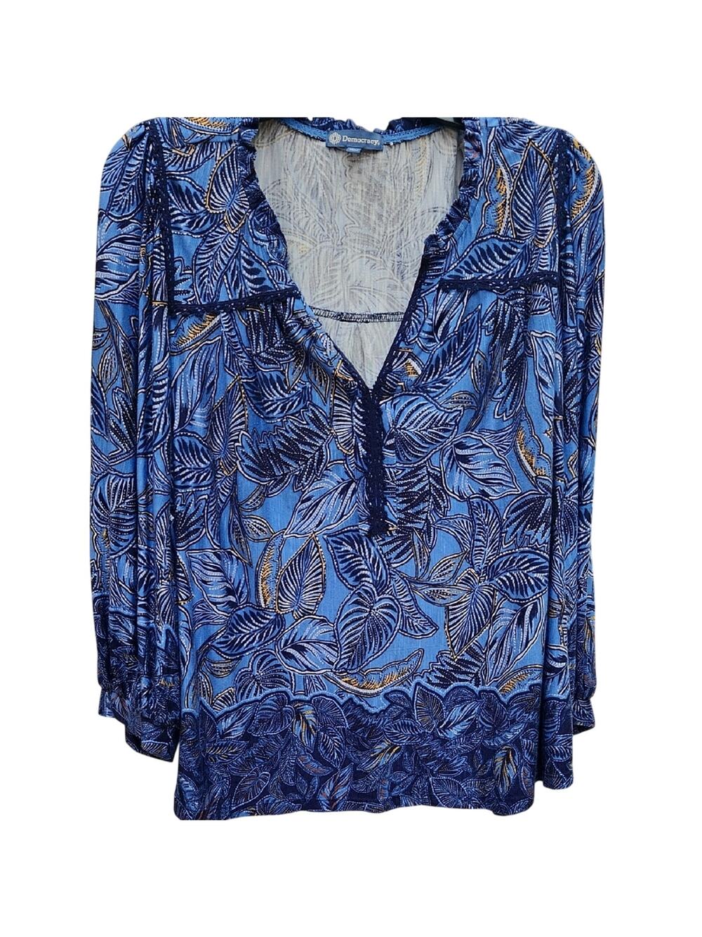 Democracy Blue Leaf-Print Ruffled V-Neck Top Womens 1X